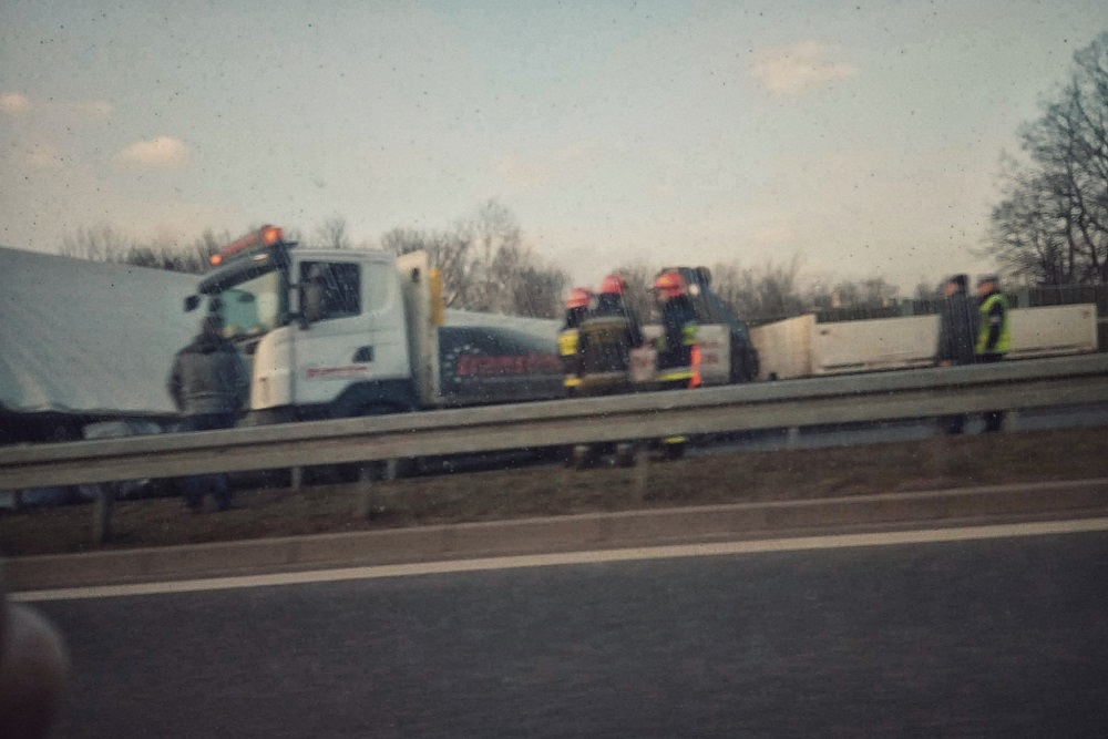 Na DTŚ wywrócił się TIR. Lepiej omijać odcinek w Zabrzu!