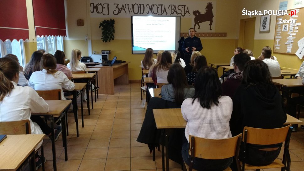 Z uczniami zabrzańskich szkół o handlu ludźmi