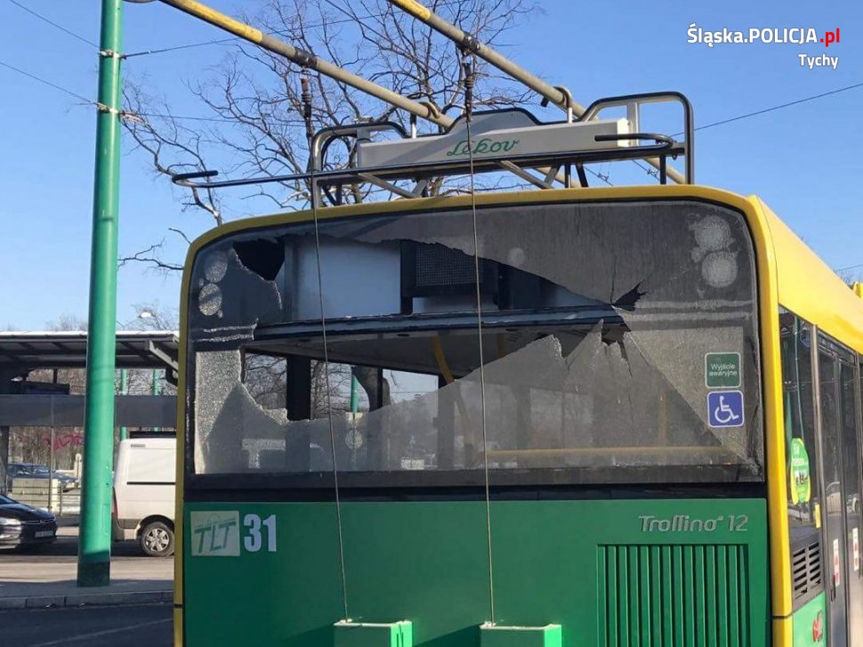 Poszukiwany sprawca zniszczenia mienia