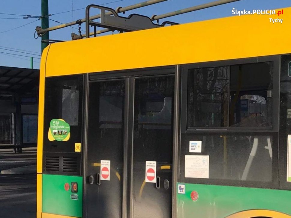 Poszukiwany sprawca zniszczenia mienia