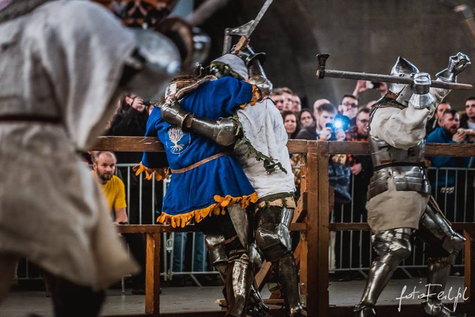 Sukces Niepokornych Rycerzy