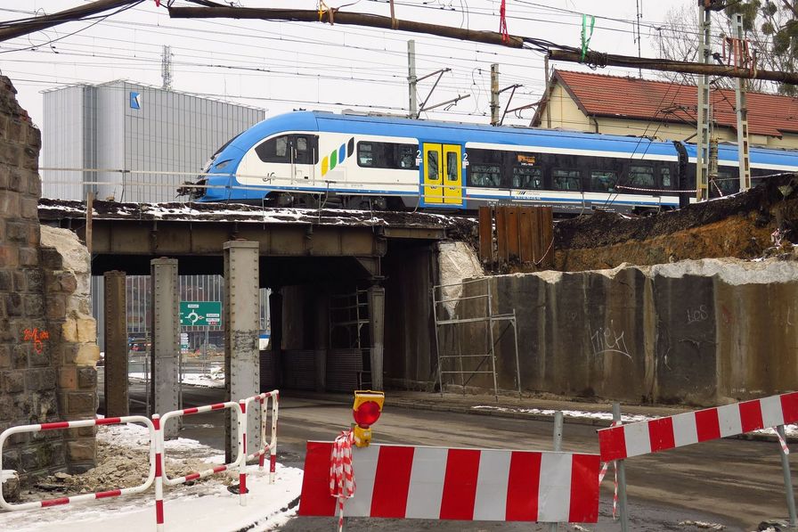 Wiadukt nad ul. Chwałowicką czasowo przejezdny