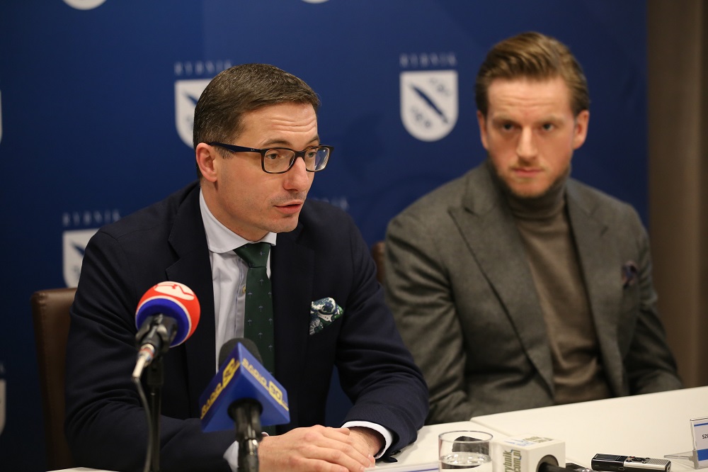 "Drach" na scenicznych deskach