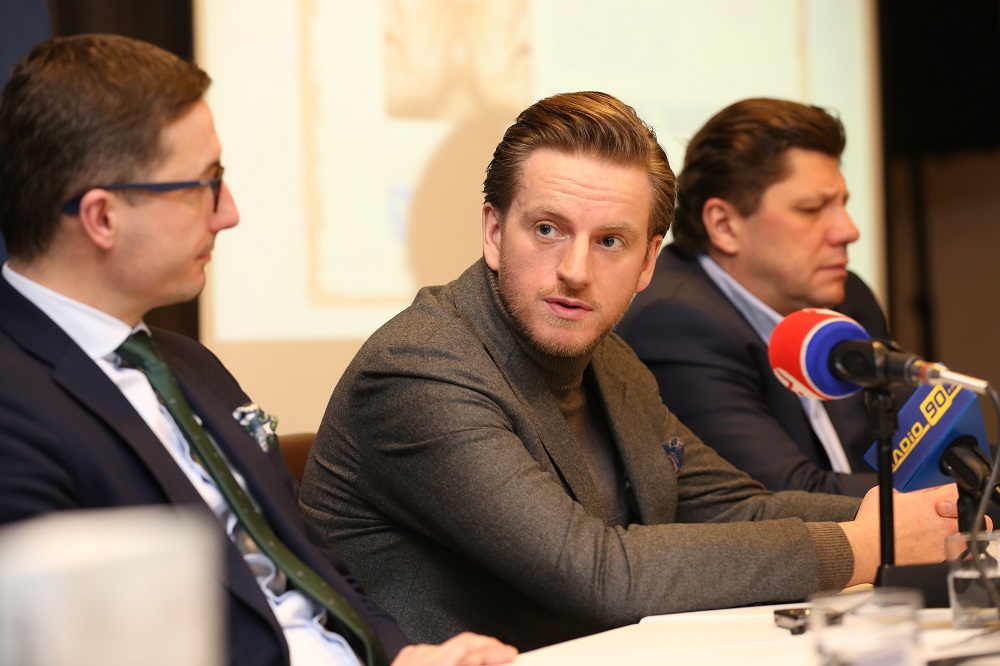 "Drach" na scenicznych deskach