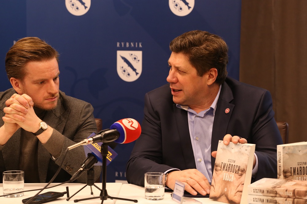 "Drach" na scenicznych deskach