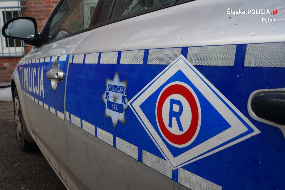 Pijany pieszy wpadł pod auta