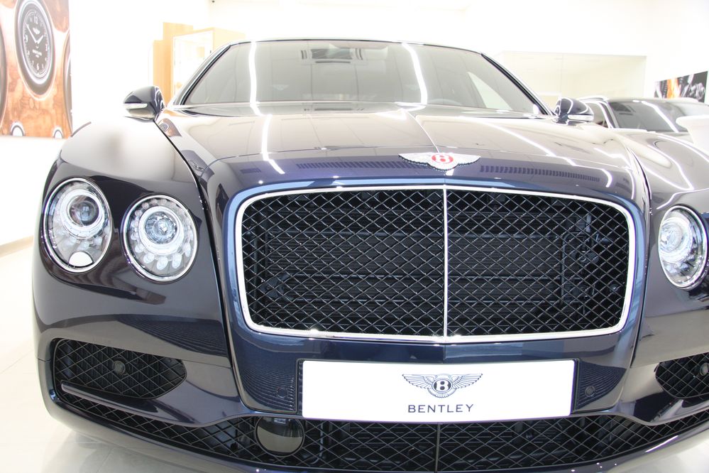 Zaglądamy do salonu Bentleya przy DTŚ!