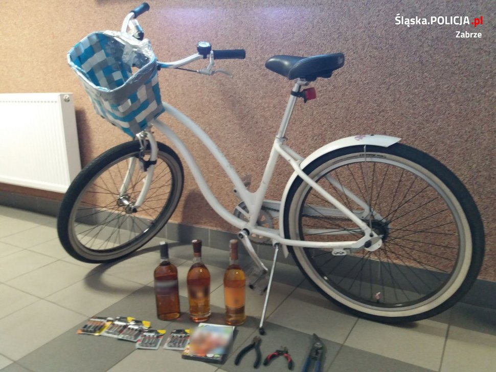 Przyjechał z Warszawy rowerem, żeby okraść sklep