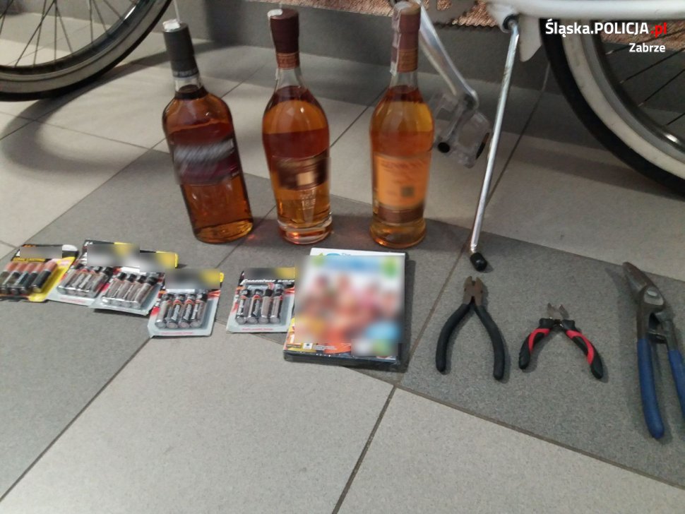 Przyjechał z Warszawy rowerem, żeby okraść sklep