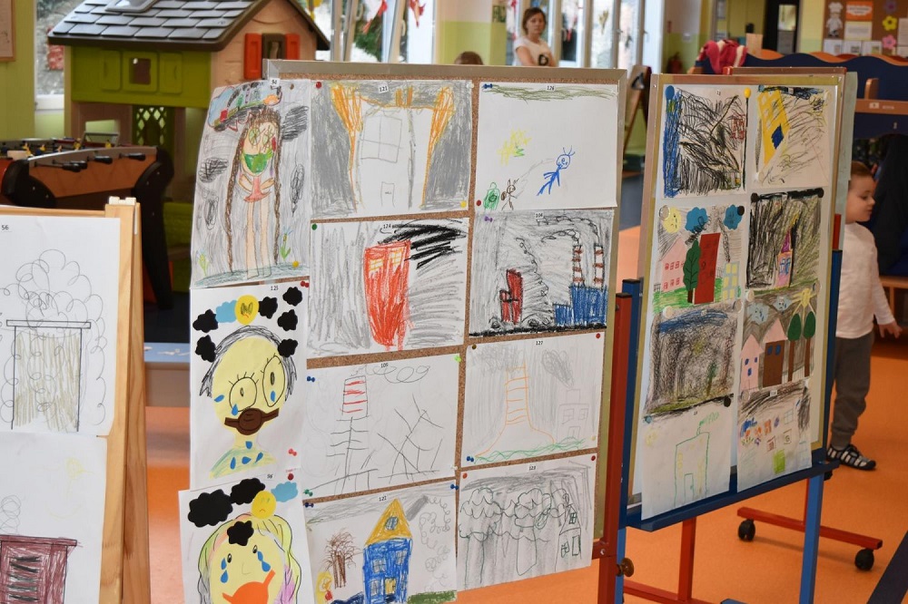 Malują smog dla premiera