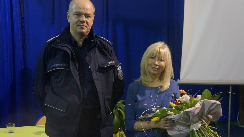 Policjanci na spotkaniu z sędzią Anną Marią Wesołowską