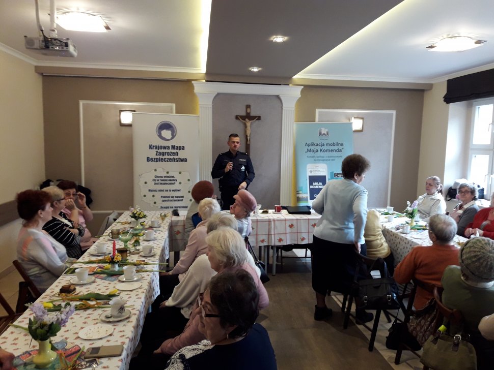 Koperty życia i odblaski dla świętochłowickich seniorek