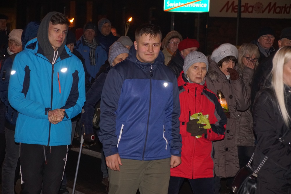 Procesje Drogi Krzyżowej przeszły ulicami miasta