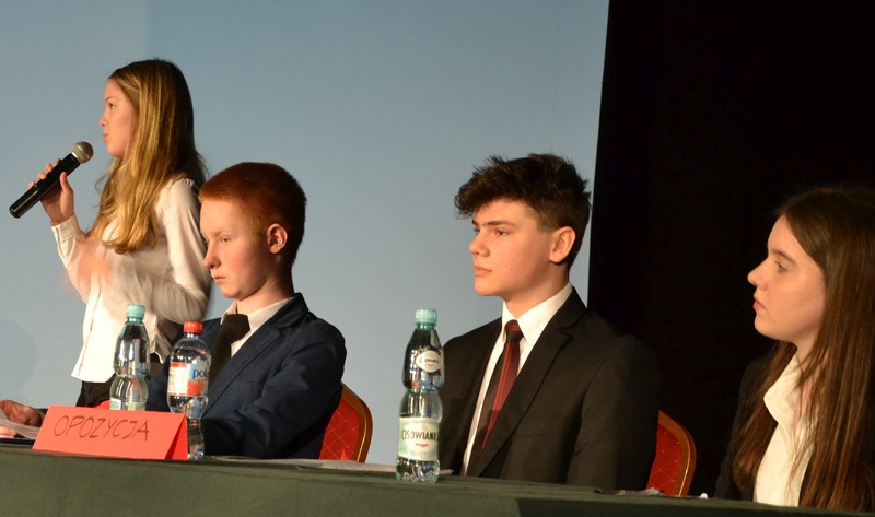 Uczniowie gimnazjów i szkół średnich debatowali w CKŚ