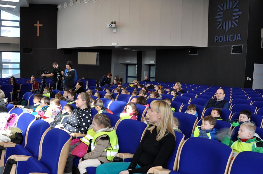 Kochaj - zapinaj (w) pasy