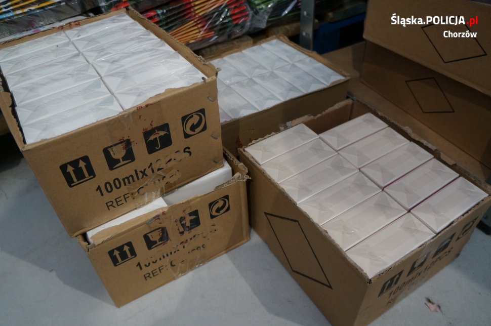 Policjanci zabezpieczyli podrabiane perfumy
