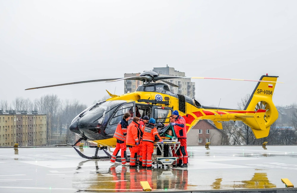 Helikopter wylądował na lądowisku Zespołu Szpitali Miejskich