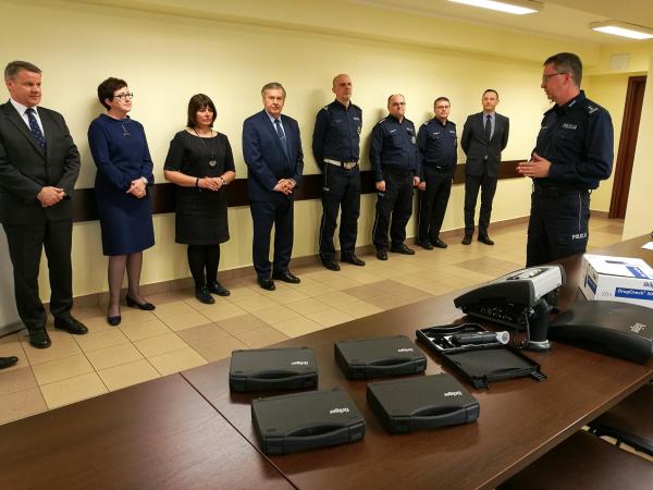 Samorząd wspiera policję