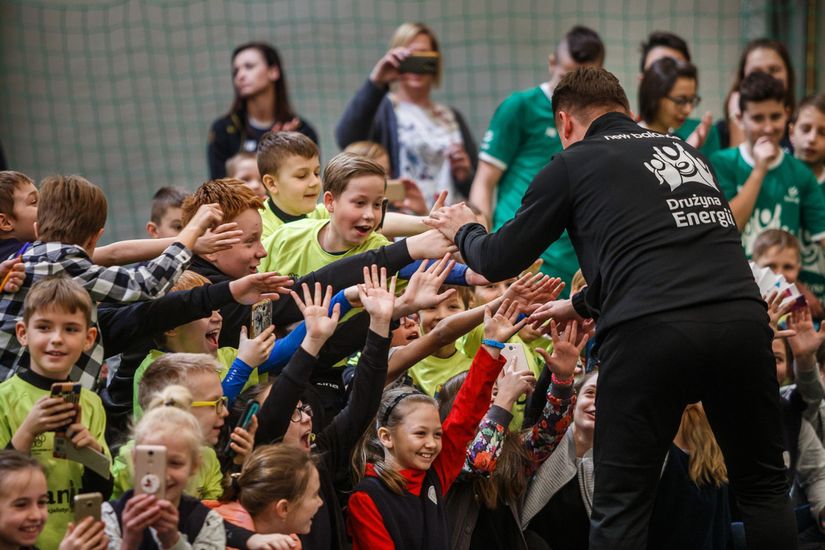 Znani sportowcy odwiedzili żorską podstawówkę