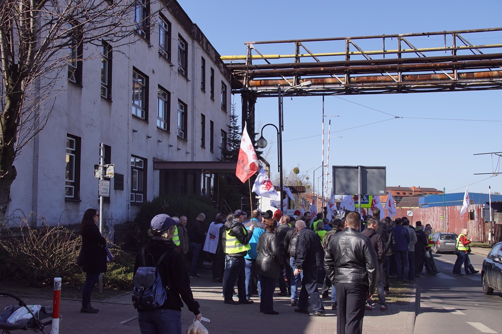 Pikieta pod Hutą Pokój 32