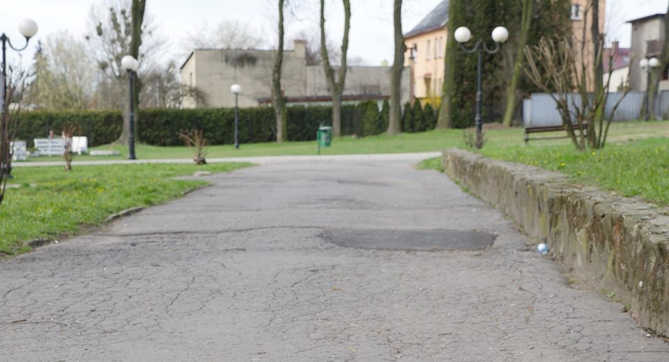 SKM rozpoczęły remont ścieżek w Parku Miejskim