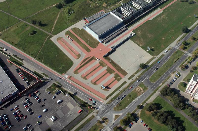 Studenci architektury zaprojektują teren przy Mediatece