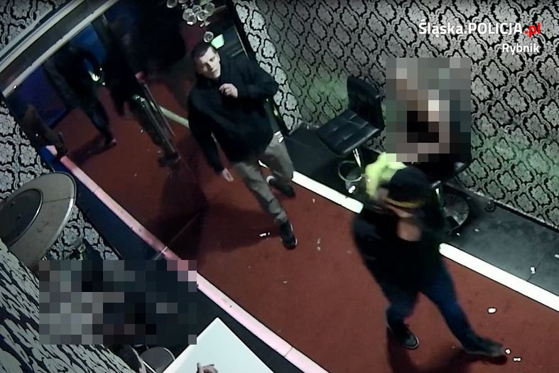 Mężczyźni podejrzewani o pobicie – rozpoznajesz ich?