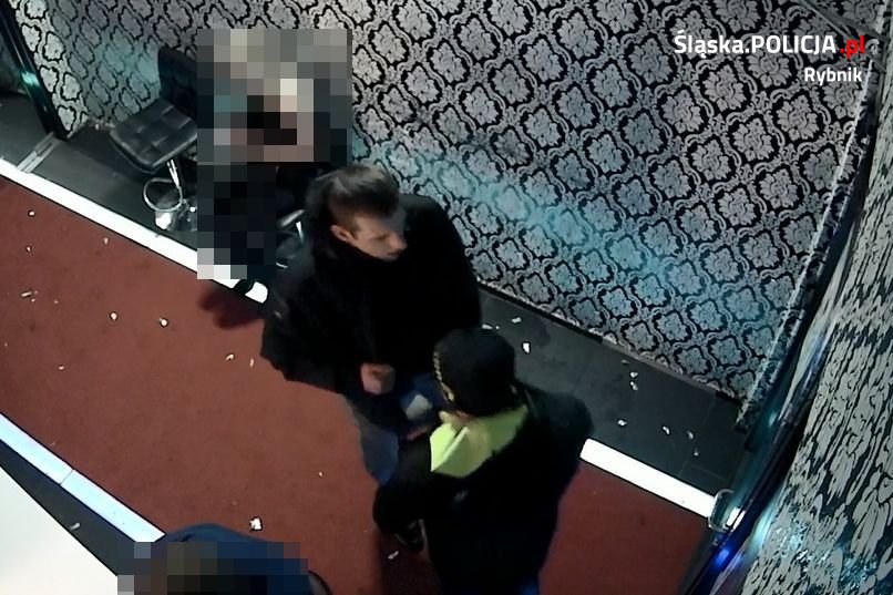 Mężczyźni podejrzewani o pobicie – rozpoznajesz ich?