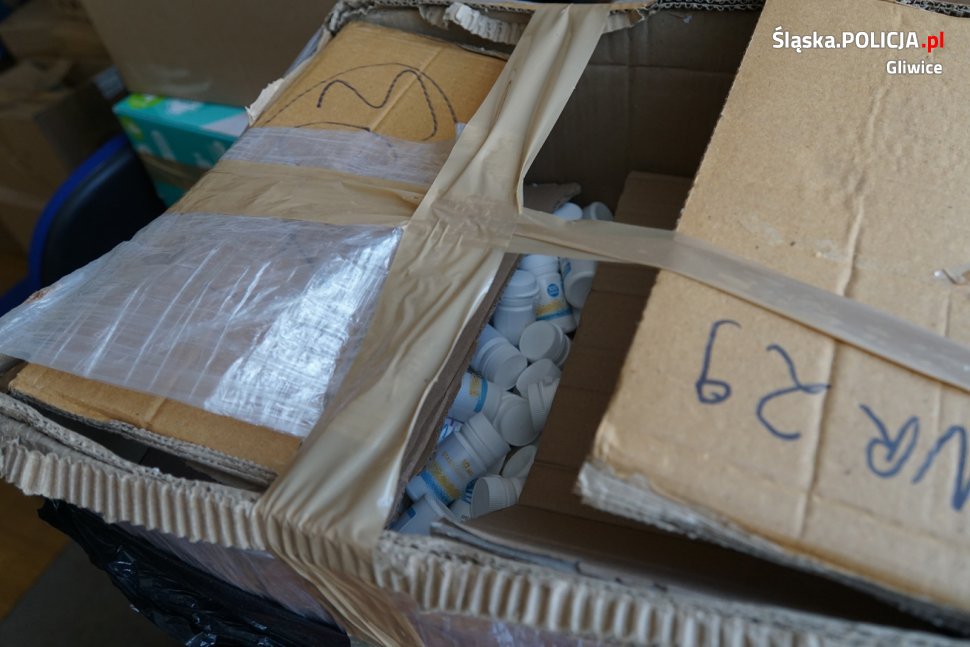 Farmaceuta amator handlował narkotykami i sterydami