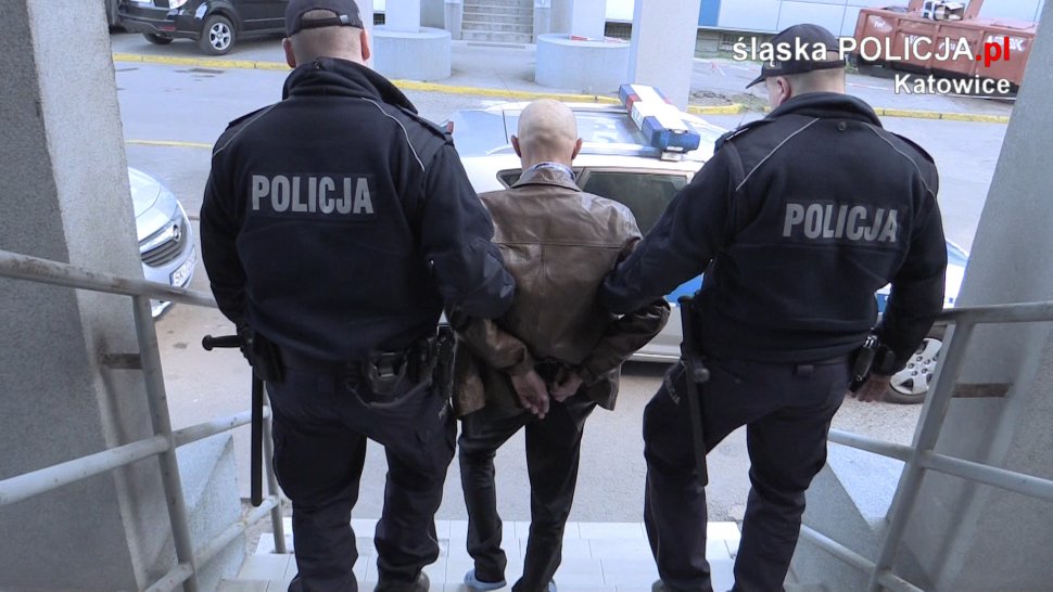 Przebił opony w 8 samochodach