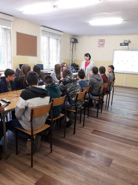 Uczniowie podstawówki poznawali zawody w ZSEU