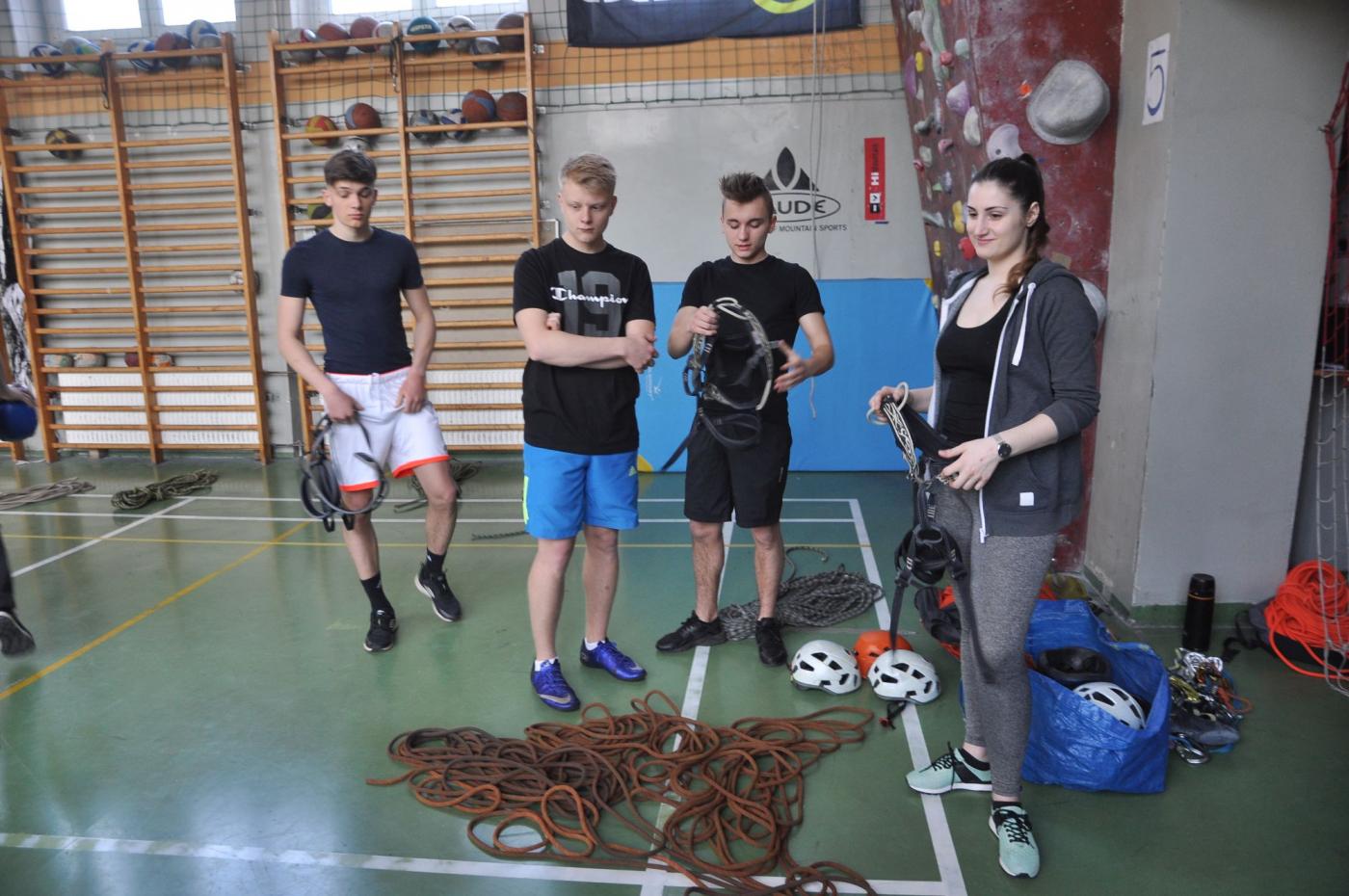 Uczniowie wzięli udział w szkoleniu wspinaczkowym