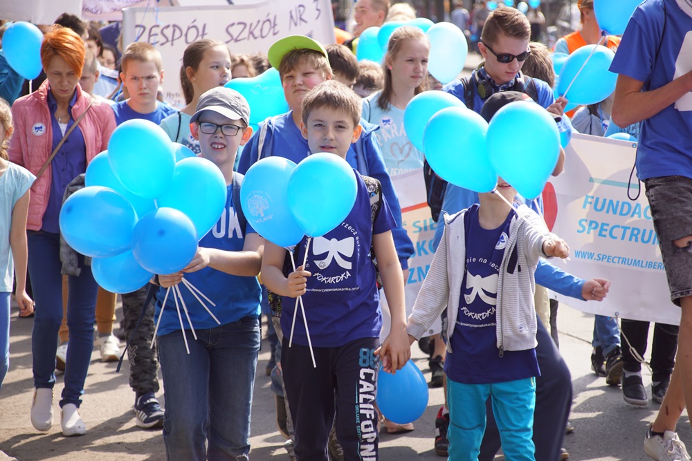 Niebieski Marsz przeszedł ulicami miasta! [FOTOGALERIA]