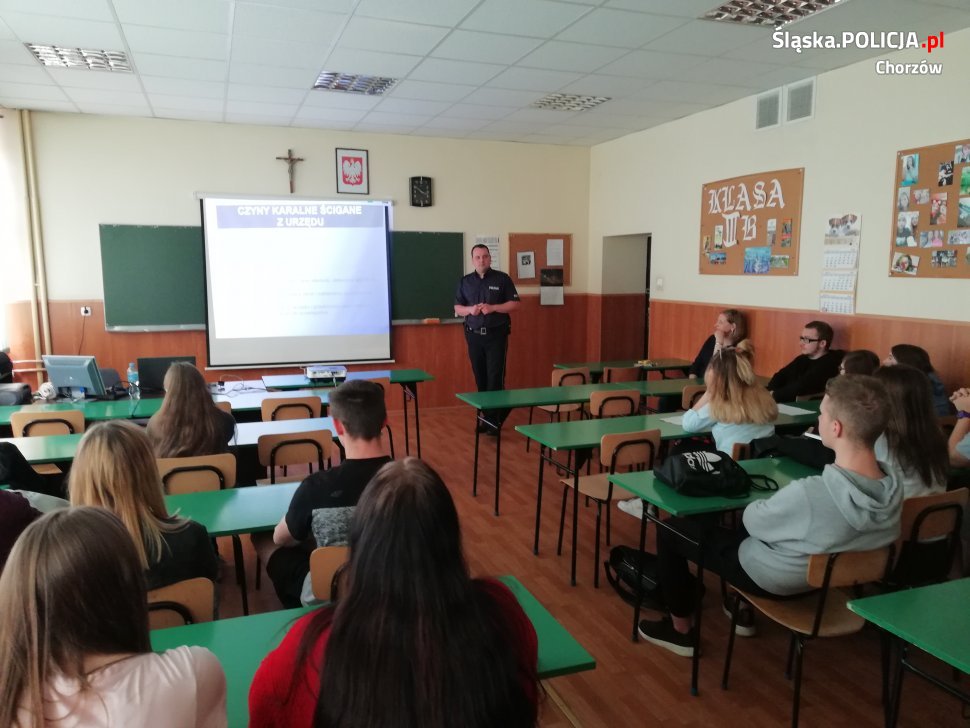 Dzielnicowi na spotkaniu z młodzieżą z ekonomika