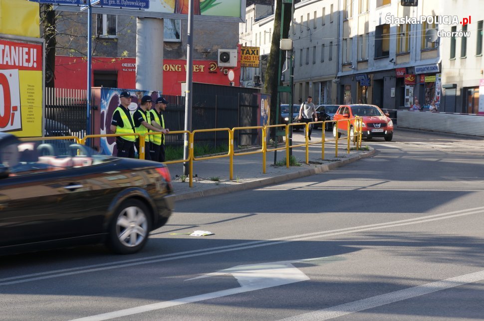 Policjanci na rzecz bezpieczeństwa pieszych