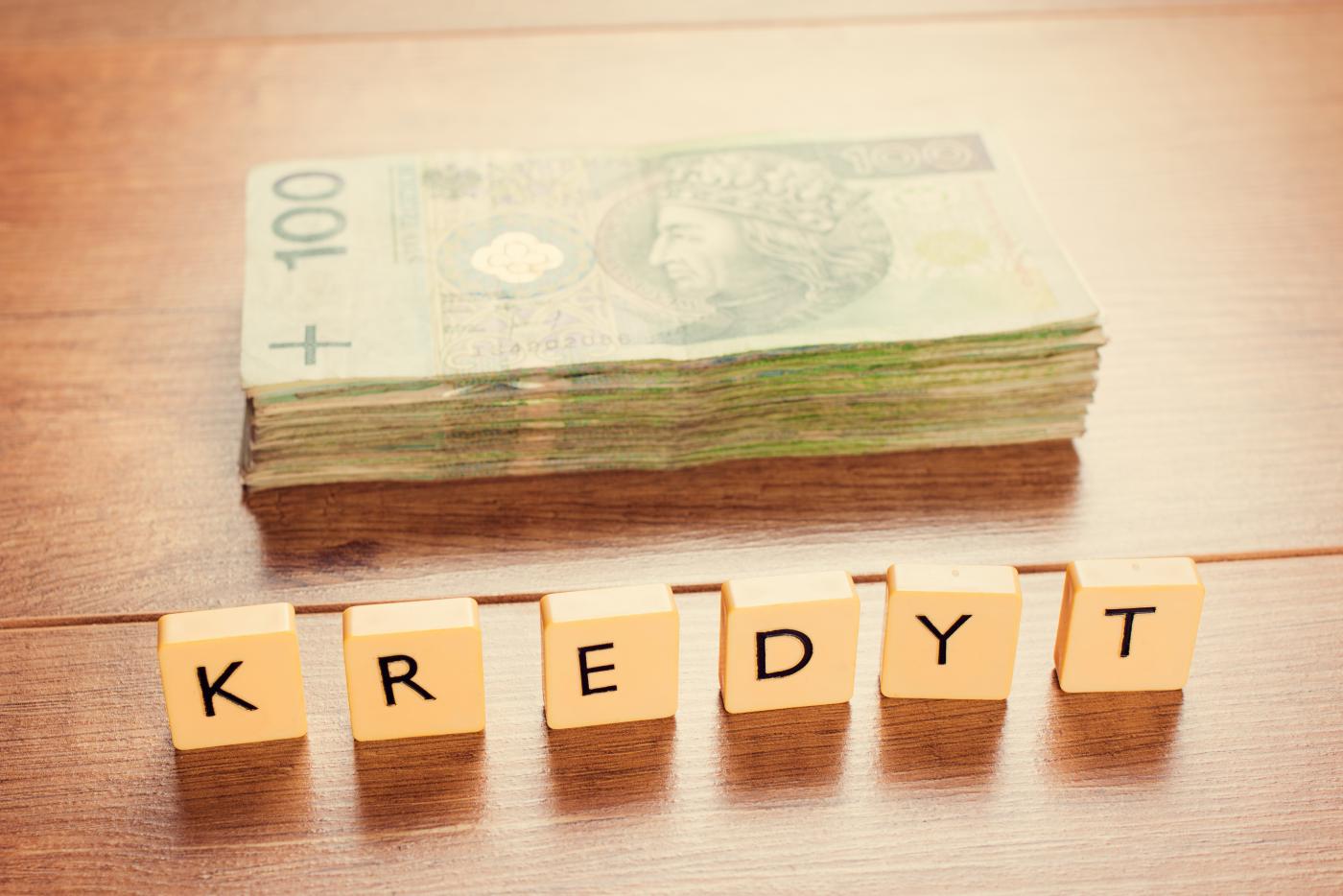 Chwilówki przez Internet - poznaj ich zalety!