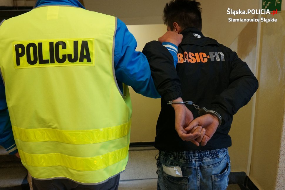 Zatrzymany sprawca rozboju i odzyskany łup