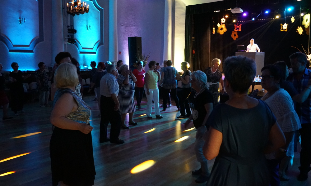 Seniorzy przetańczyli cały wieczór [ZDJĘCIA]