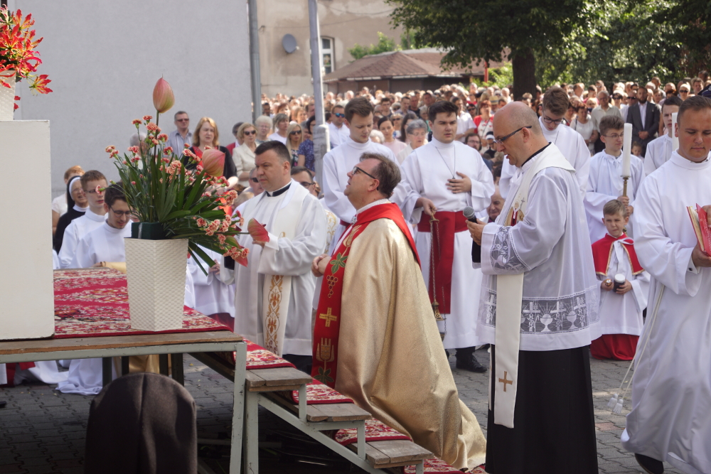 Ulicami Mikołowa przeszła procesja Bożego Ciała [ZDJĘCIA]