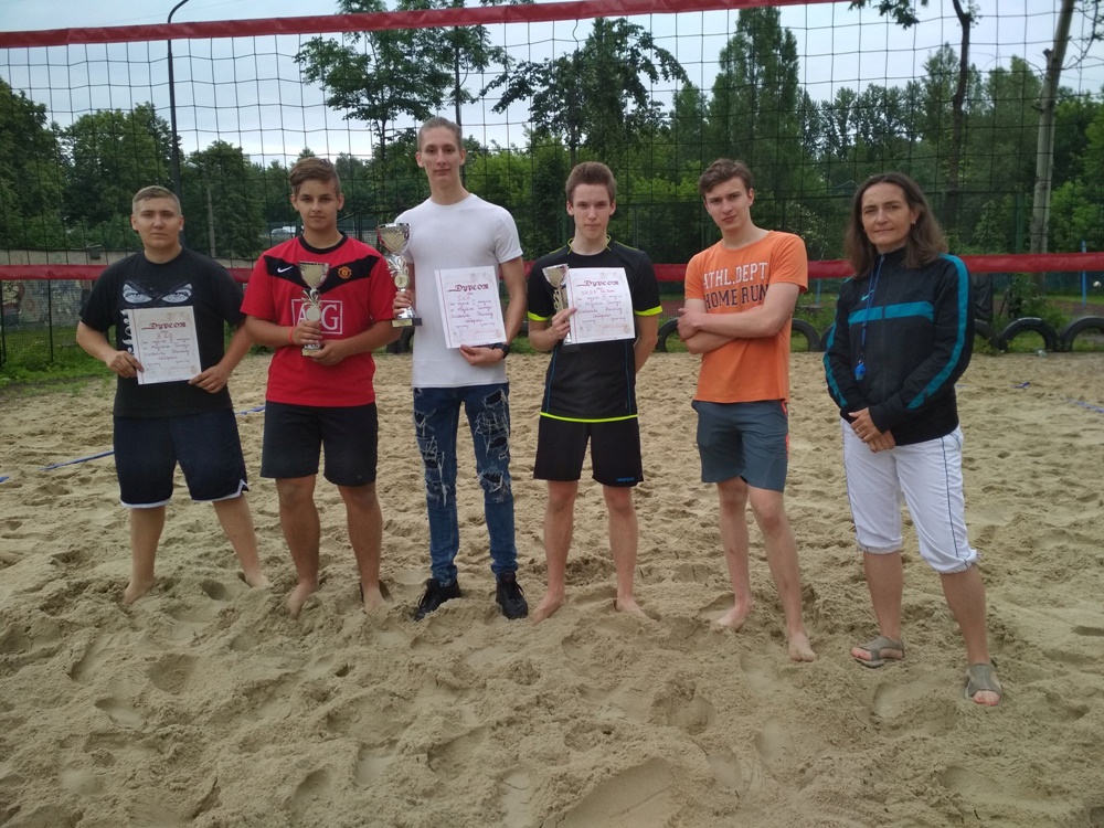 Sportowa walka na piasku