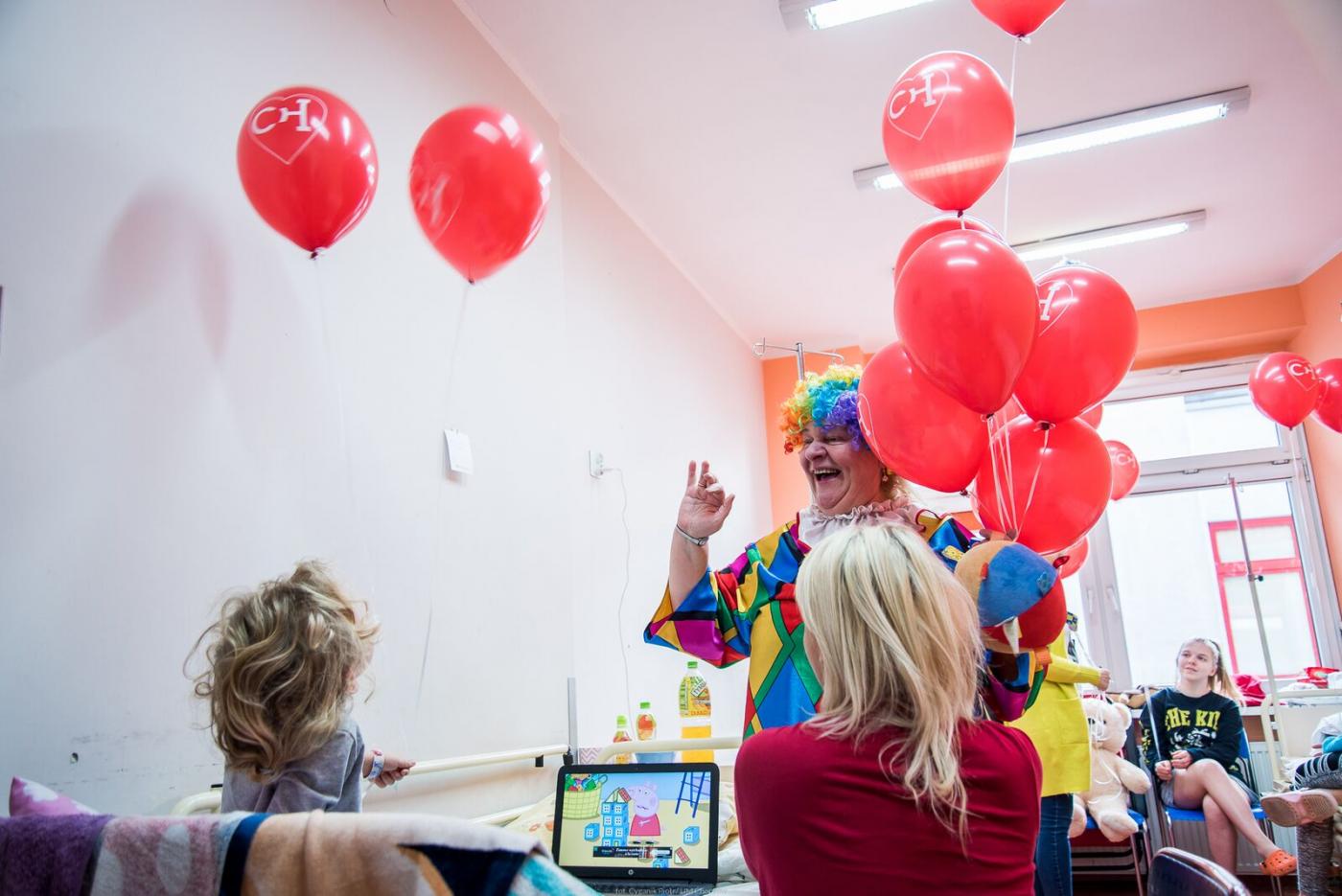 Zbiórka słodyczy dla małych pacjentów