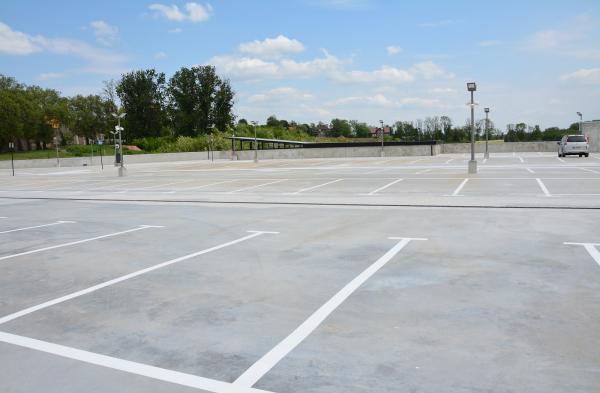 Rozbudowywany Platan ma już parking na ponad 500 samochodów