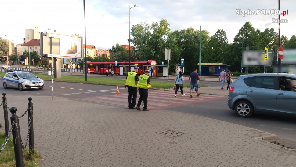 12 - latek wjechał rowerem w samochód