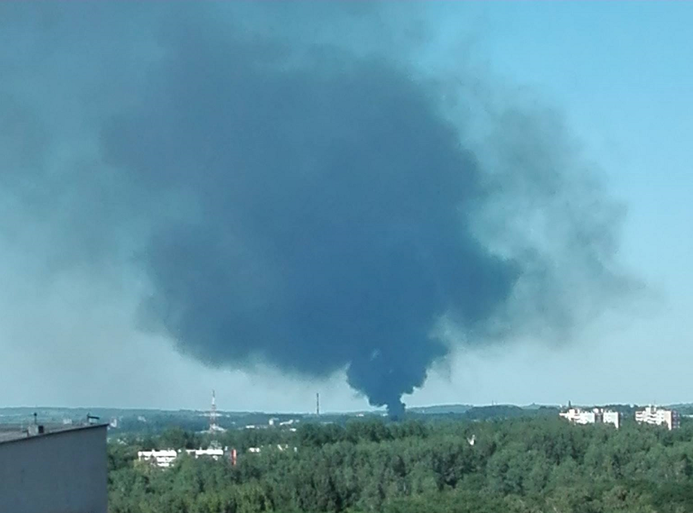 Kłęby czarnego dymu nad Rudą Śląską
