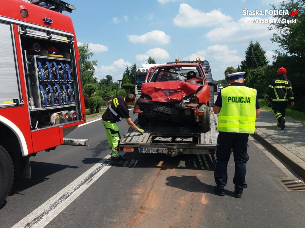 Czołowe zderzenie w Turzy Śląskiej