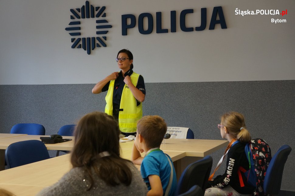 Bezpieczne wakacje z bytomskimi policjantami