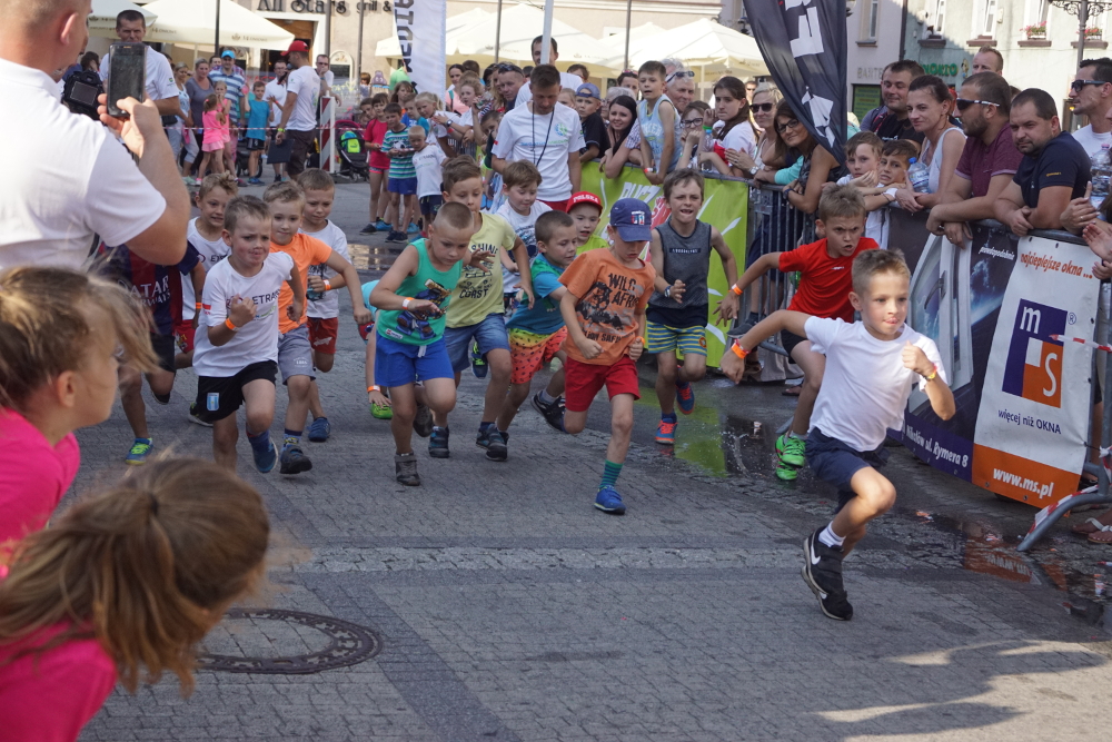 [FOTO] Biegatonki na mikołowskim rynku