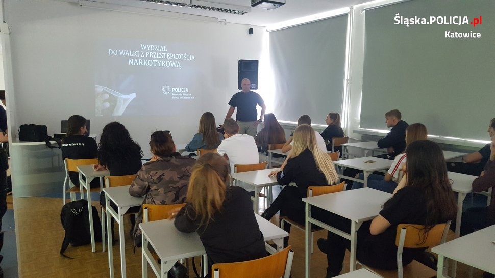 Spotkanie policjantów z klasami mundurowymi