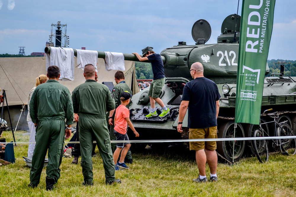 Łogień! Fajera! Samoloty i wojsko na Muchowcu! 60