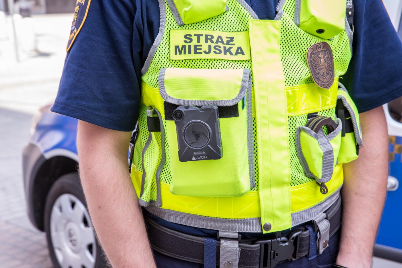 Strażnicy miejscy w Katowicach wyposażeni w kamery osobiste